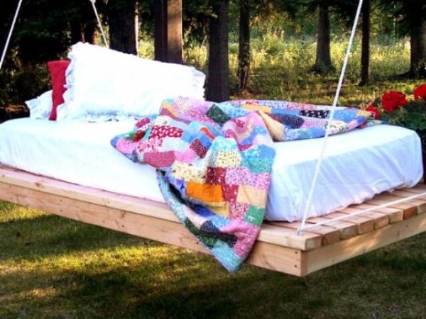 pallet porch swing bed