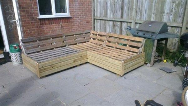 Amazing Patio Sofa Set Built From Pallets