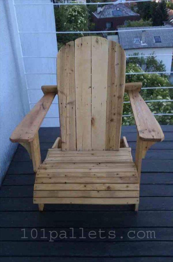 Comfortable Pallet Adirondack Chair