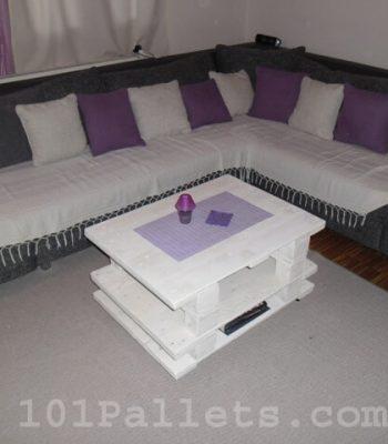 White Color Small Pallet Table for Living Room