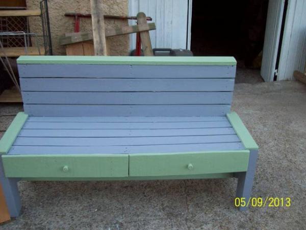 Pallet Bench with Drawers