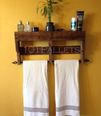 Pallet Towel Rack