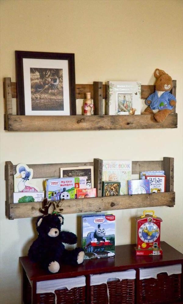 DIY Pallet Shelves