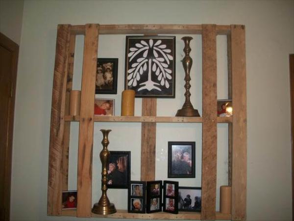 DIY Pallet Shelves