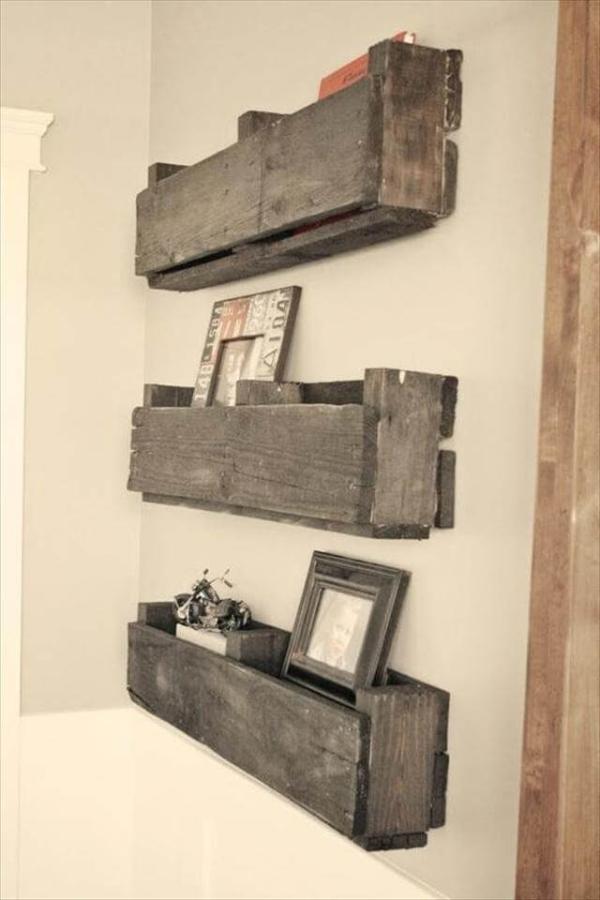 DIY Pallet Shelves