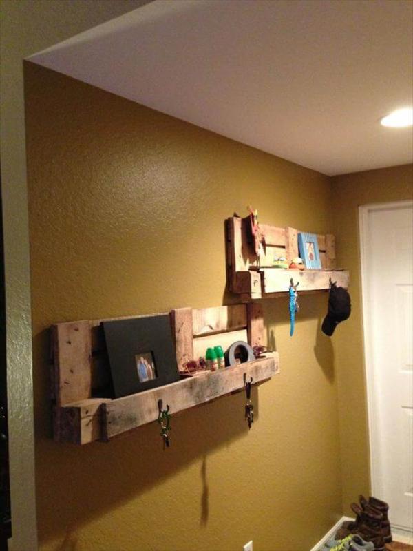 DIY Pallet Shelves