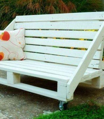 DIY Pallet Bench for Outdoors