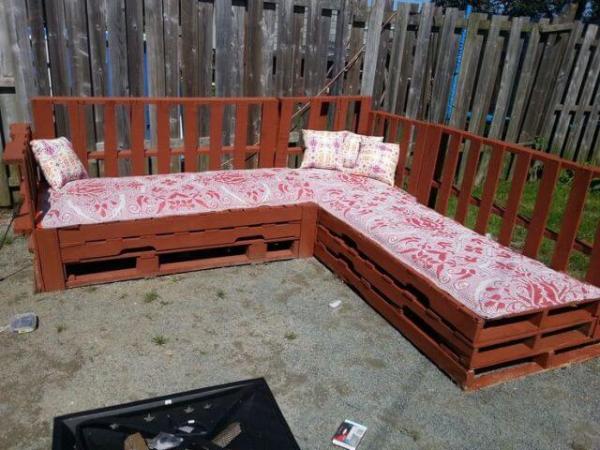 Outdoor Pallet Sectional Sofa