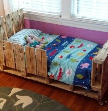 DIY Toddler bed made by using pallets