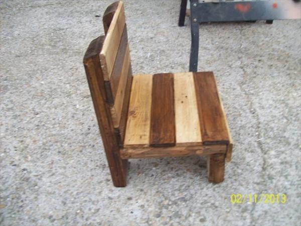 DIY Small Pallet Chair for kids â€