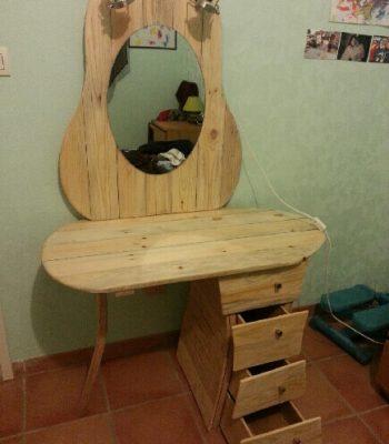 Pallet Dressing Table