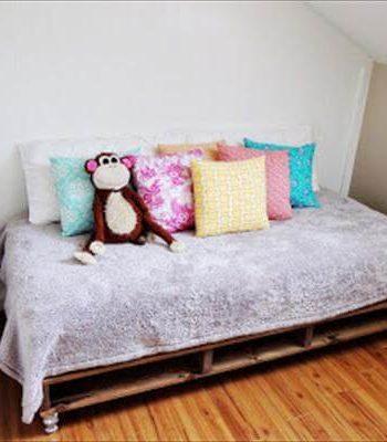 bed out of pallets