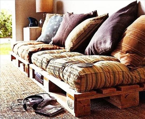 reclaimed pallet couch