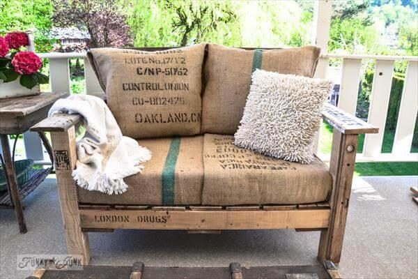 Diy Comfortable Wooden Pallet Patio Chair 101 Pallets