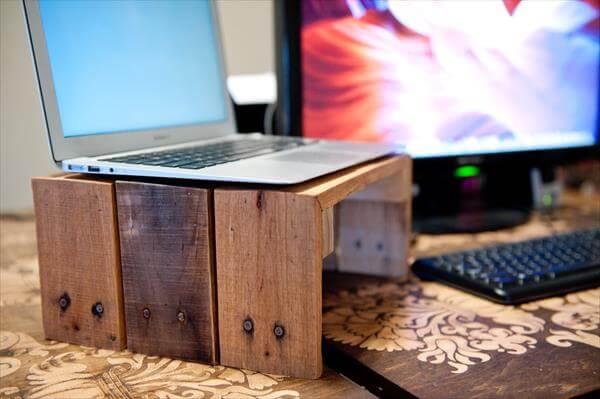 wooden pallet laptop riser – 101 pallets