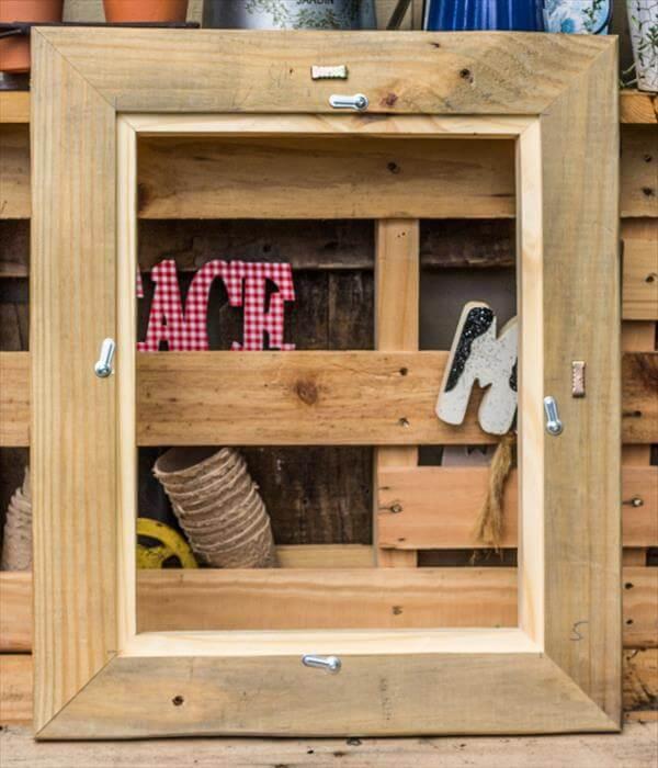 reclaimed pallet picture frame 
