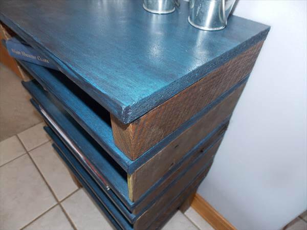 upcycled pallet end table