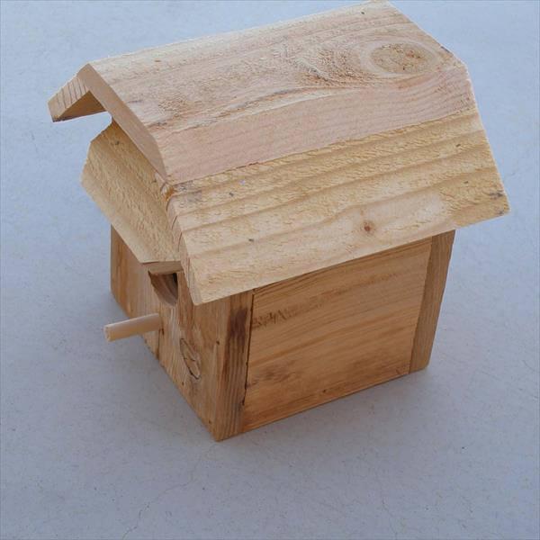 repurposed pallet bird house