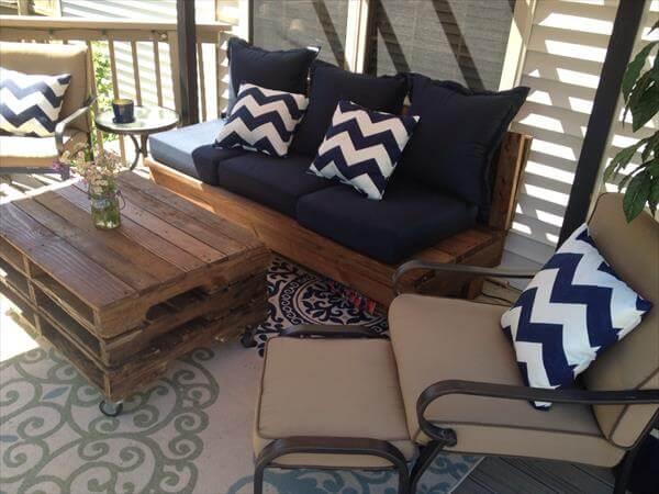 DIY pallet patio couch
