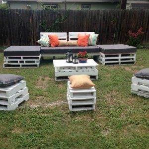 recycled pallet outdoor seating plan
