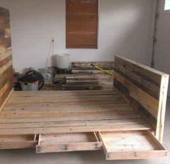 recycled pallet bed with side pockets