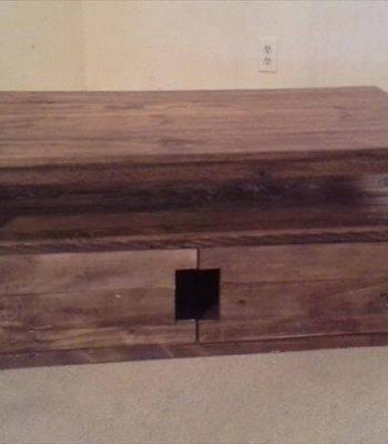 recycled pallet coffee table with storage