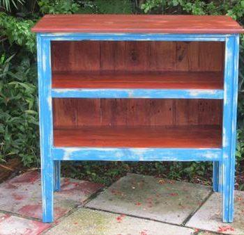 reclaimed pallet buffet side table