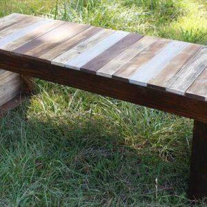reclaimed pallet table and bench