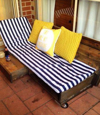 recycled pallet daybed and lounging chair