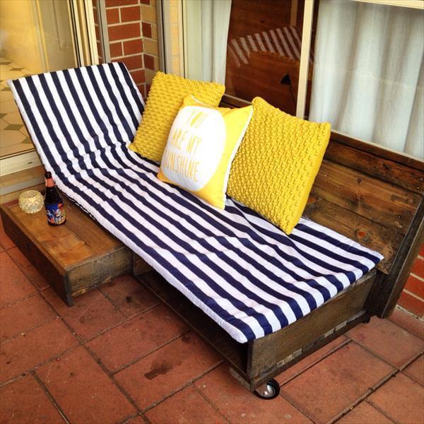 recycled pallet daybed and lounging chair