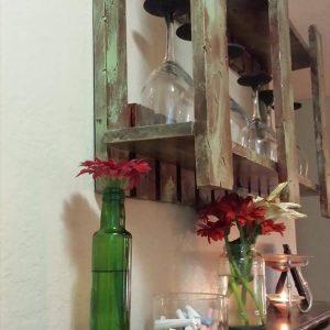 upcycled pallet shelves