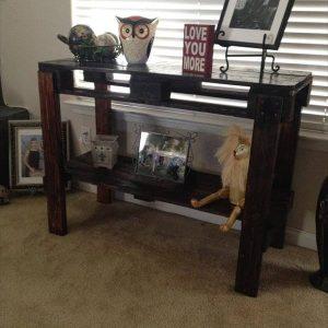 reclaimed pallet entry table