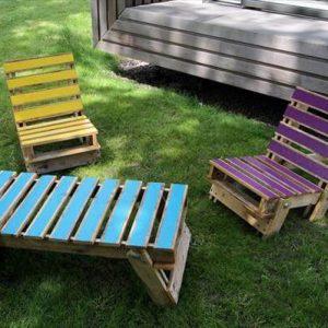 recycled pallet lounging chair