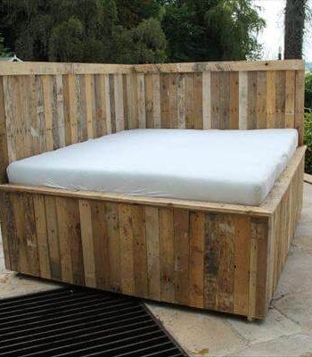recycled pallet outdoor bed