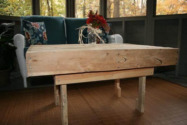 recycled pallet wood table