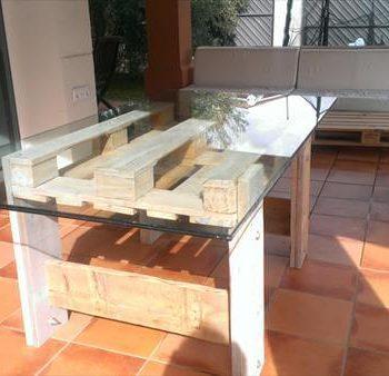 reclaimed pallet table with glass top