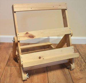 DIY Pallet Adjustable Easel and Display Stand - 101 Pallets