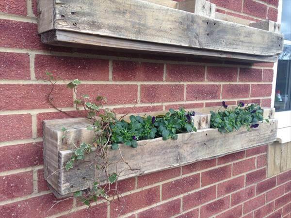 upcycled pallet wall hanging planter