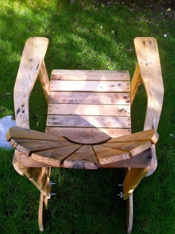 repurposed pallet Adirondack chair