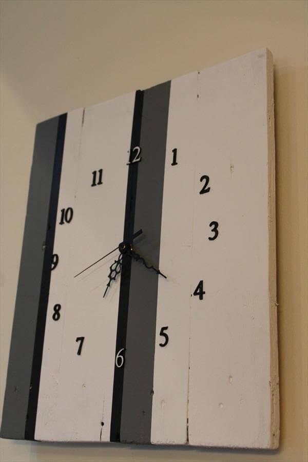reclaimed pallet wall clock