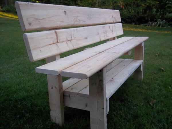 reclaimed pallet park bench