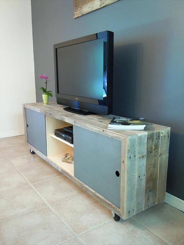 handmade pallet TV stand