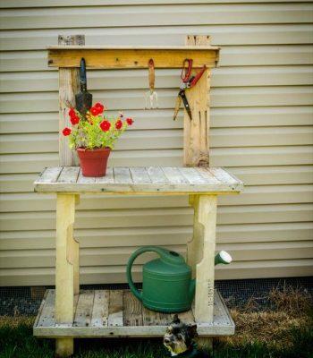 recycled pallet garden potting table
