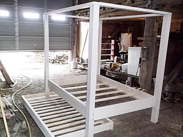 DIY Twin Pallet Wood Canopy Bed – 101 Pallets