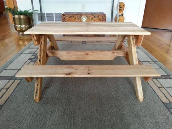 reclaimed pallet toddler picnic table