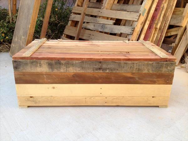 repurposed pallet chest with removable tray