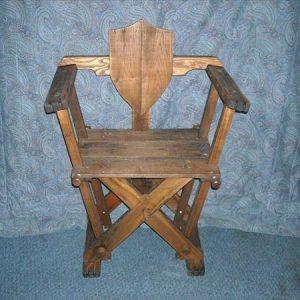 recycled pallet reenactment chair