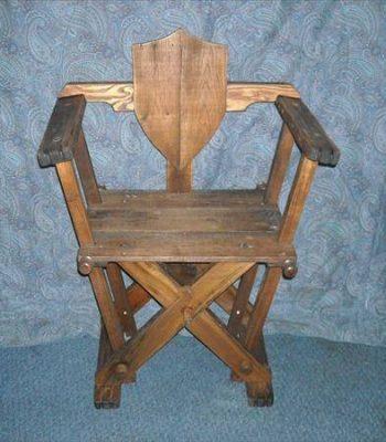 recycled pallet reenactment chair