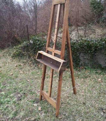 recycled pallet wood Easel