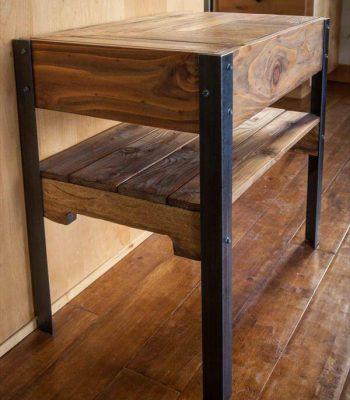 recycled pallet side table with shelf